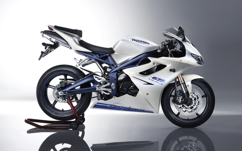 speed, motorbike, motorcycle, extreme Sports, sport, land Vehicle, riding, gray, day, motorsport, shiny, metal, spain, sportbike, cycling, luxury, silver colored