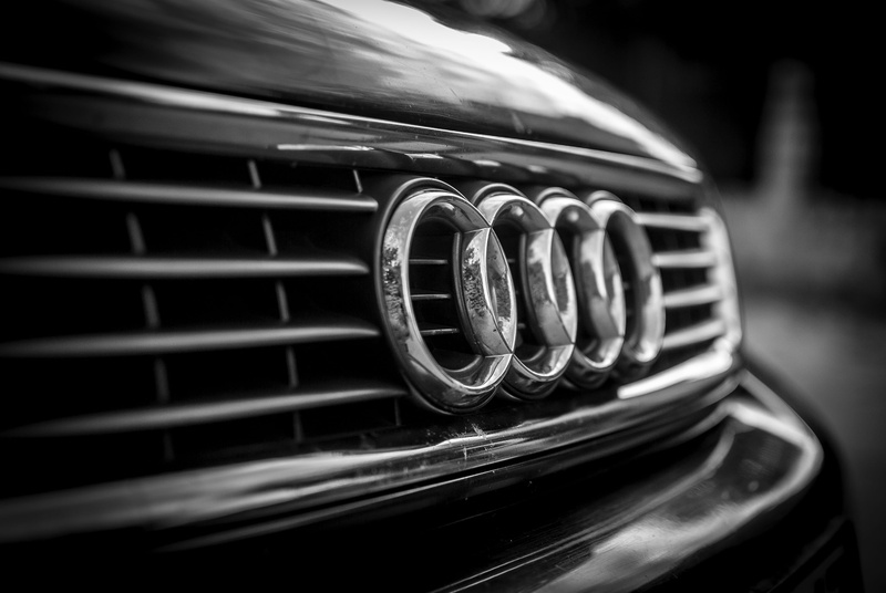 focus on foreground, reflector, tourism, a4, the door, Meadow, transportation, photography, motor vehicle, grayscale, used, no people, Sky, metal, chrome