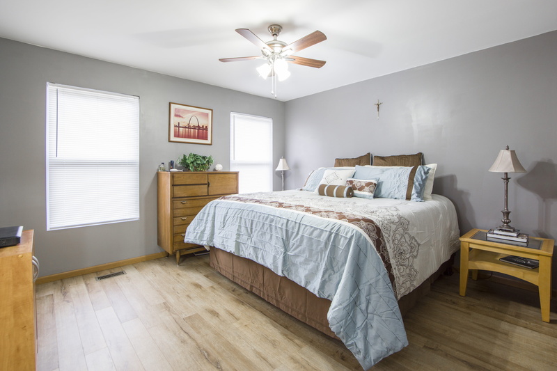 neat, interior design, indoors, ceiling fan, 5K, ceiling, home, lampshade, cabinet, absence, flooring, comforter, no people, lamps, architecture, home interior