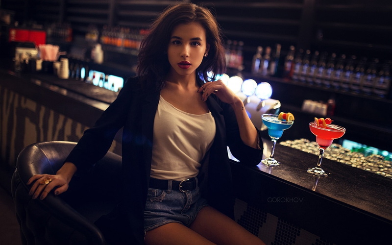 portrait, lens flare, sensuality, beauty, beautiful woman, bartender, restaurant, smiling, brown eyes, drinking, s, looking at viewer, chair, adult, relaxation