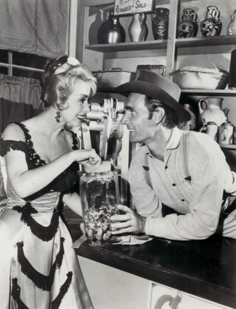 western, retro, fashion, refreshment, tv, 1080P, glass, entertainment, smiling, movie, series, gunsmoke, television, hollywood, drink, vintage, classic