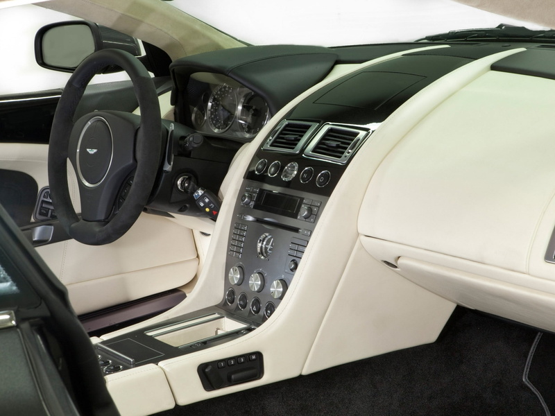 motor vehicle, mode of transportation, push button, dbs, modern, windshield, vehicle Interior, wheel, land Vehicle, no People, interior, luxury, salon
