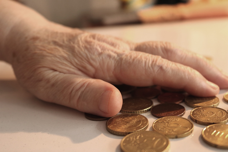 hand, pay, finger, person, coin, coins, currency, 5K, loose change, human finger, touching, indoors, euro, life struggle, Poverty, Life, lack of money