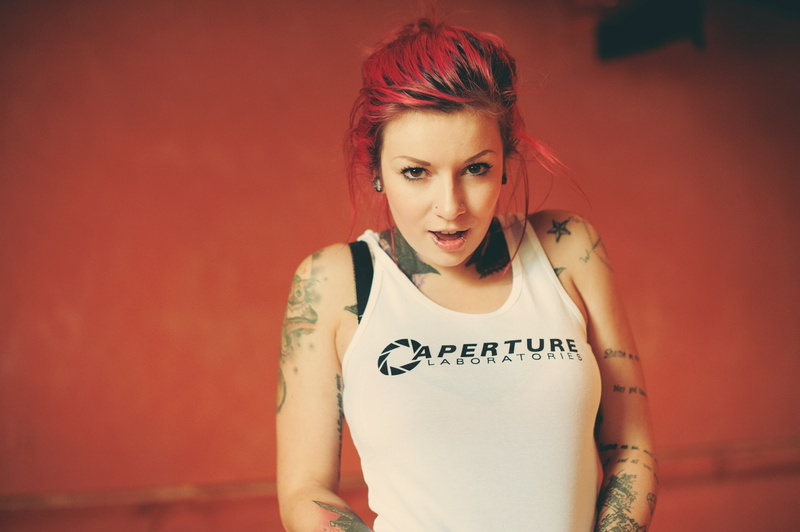 Rebecca Crow, Portal (game), tattoo, cosplay, women, dyed hair, 2K, Aperture Laboratories