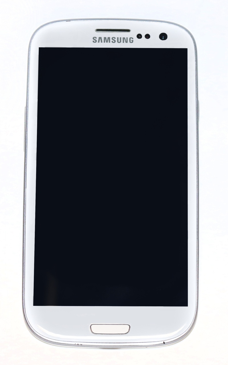 screen, portability, single object, cell phone, touch screen, cellphone, device screen, close-up, technology, no people, black color, wireless technology