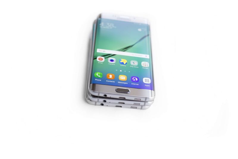 wireless technology, close-up, mobile phone, mobile app, 4K, technology, samsung, screen, communication, smart phone, edge plus, arts culture and entertainment