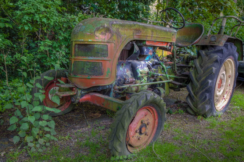 land vehicle, grass, mode of transportation, ruined, plant, Hdr, turned off, obsolete, Green, field, stationary, nature, abandoned, Tractor, defect, wheel