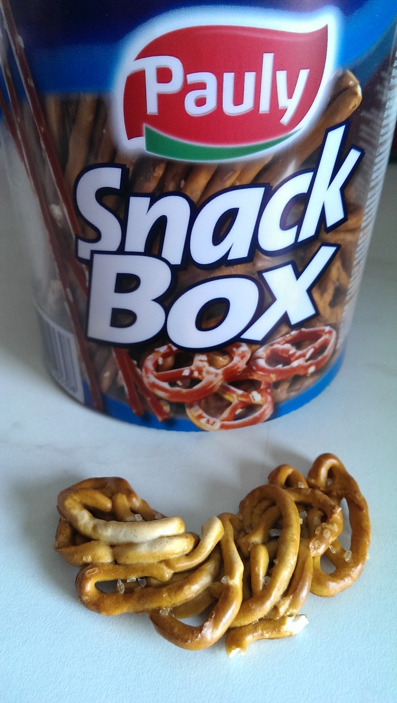 snack, pretzel, manufacturing defects, nutrition, western script, pretzels, temptation, capital letter, bake, high angle view, close-up, crispy, snack box