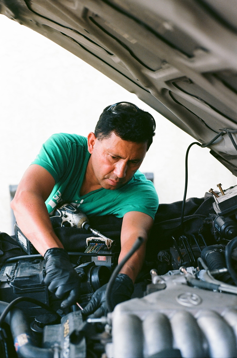uniform, industry, technician, latino, one Person, equipment, fix, work Tool, males, motor, worker, transportation, protective Workwear, engineer, motor Vehicle