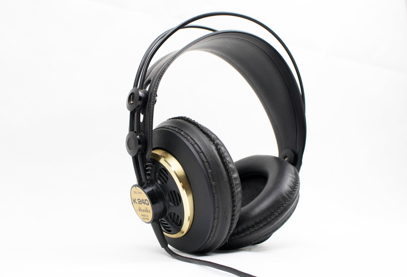 band, exercising, technology, competition, music, black color, full, safety, headphones, rubber, studio shot, ipod, corded, sport, gold, black, playlist