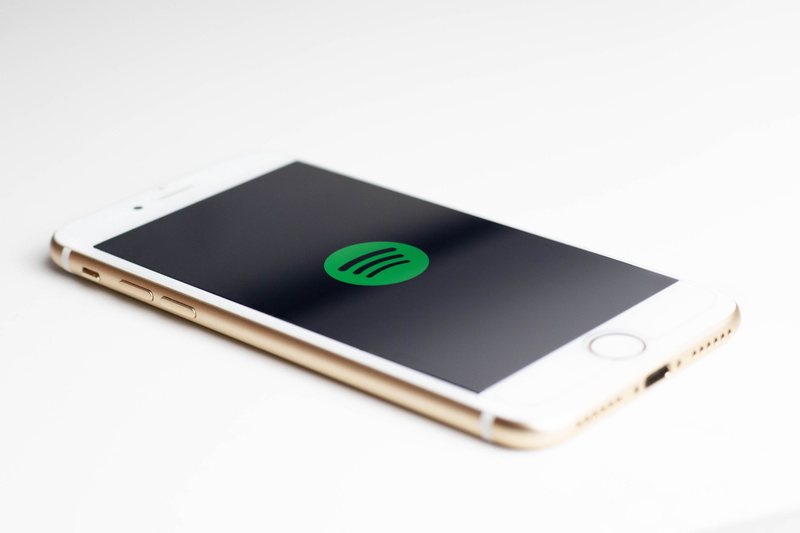 portable information device, white background, wireless technology, two objects, studio shot, portability, green color, 5K, displaying, spotify, digital tablet