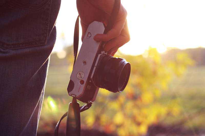 men, adult, nature, one person, slr, close-up, camera, people, camera - photographic equipment, black, digital, person, photographer, photography themes