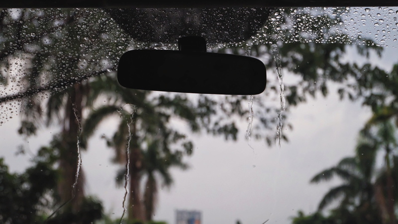 windshield, rear-view mirror, mode of transportation, glass - material, car, droplet, trip, nature, window, x-a2, focus on foreground, transparent, fujifilm