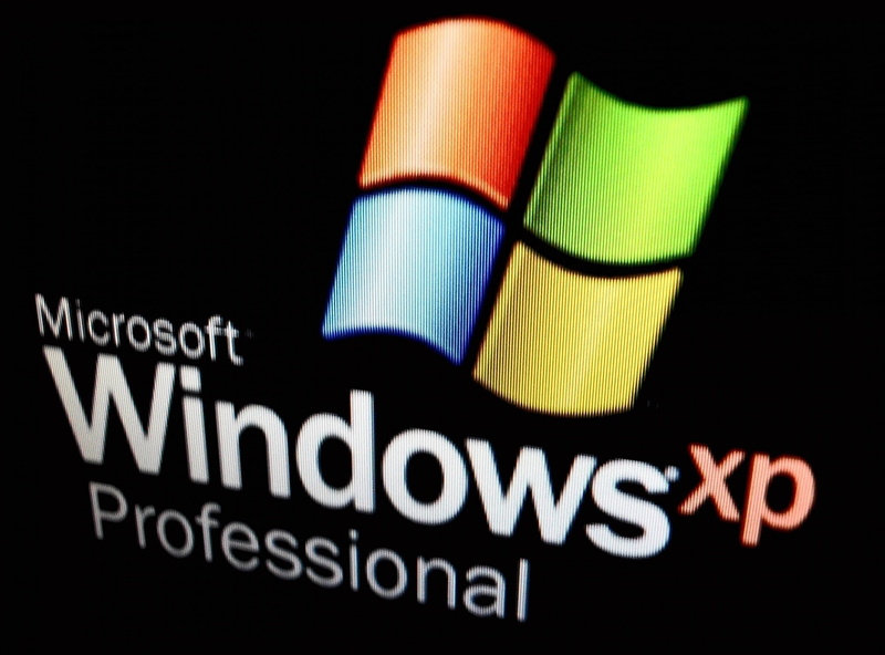 circle, shape, illuminated, Windows Vista, single word, black background, communication, no people, text, studio shot, logo, variation, Windows, data, xp