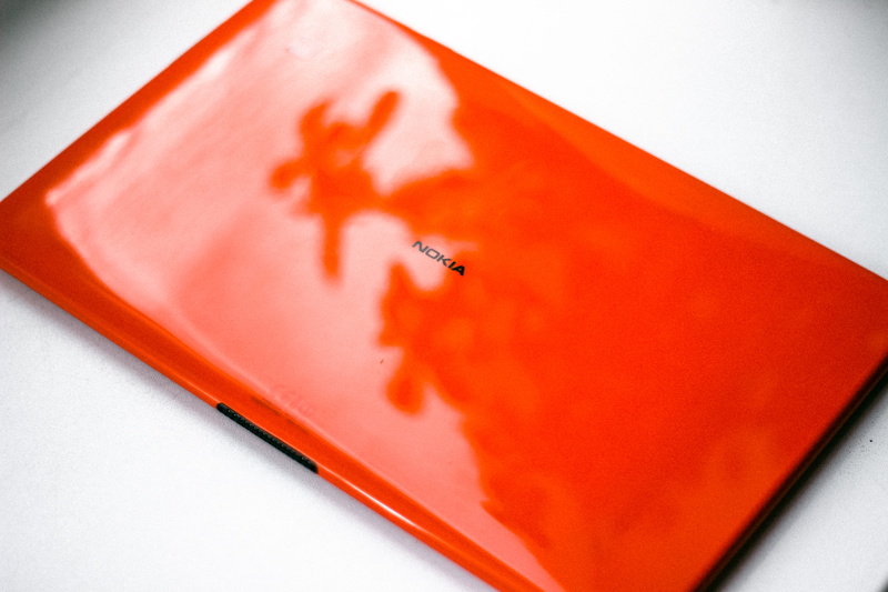 day, studio shot, nokia, lumia, paint, hi-tech, security, no people, paper, orange color, hipster, tech, tablet, reptile, water, 5K, red, still life, high angle view