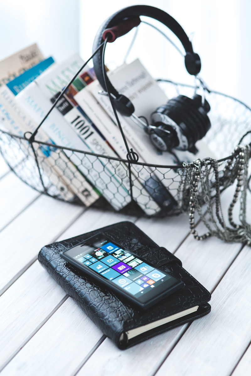 art and craft, music, mobile, phone, group of objects, black color, elegant, black, high angle view, connection, touchscreen, windows phone, headphones