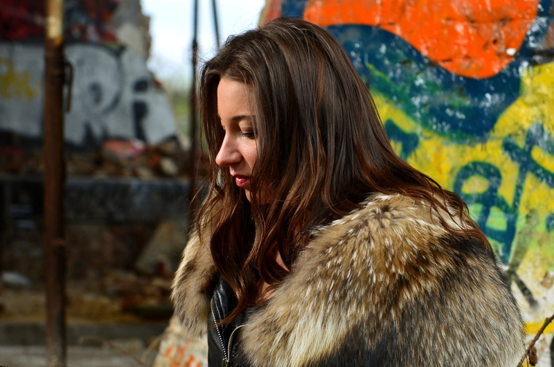 looking, young women, hair, adult, young adult, warm clothing, hairstyle, beauty, Julie Skyhigh, black jackets, women, beautiful woman, 1080P, straight hair