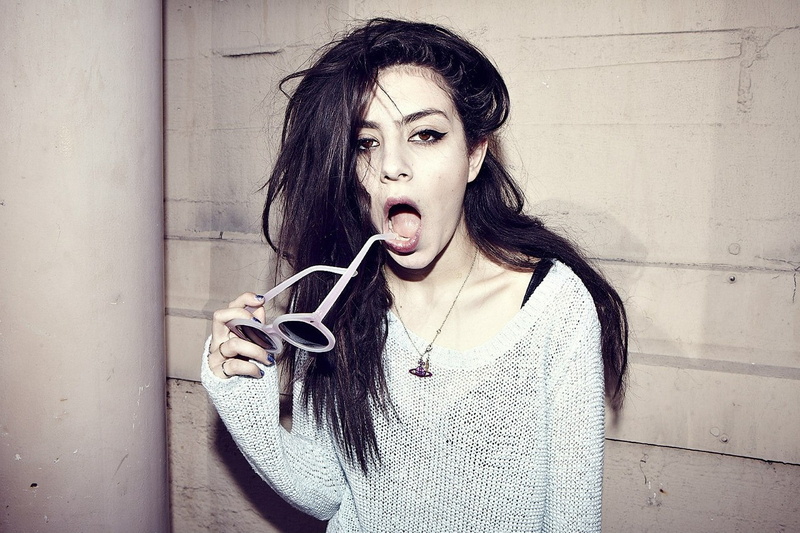 women, hairstyle, indoors, casual clothing, leisure activity, Charli XCX, looking at camera, beautiful woman, headshot, singer, mouth open, dirty, lifestyles