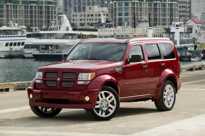 dodge, water, 1080P, car, transportation, city, architecture, nitro, building exterior, outdoors, mode of transportation, red, built structure, land vehicle