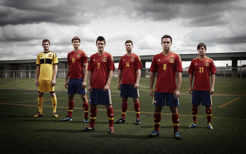 sports, 2K, football, soccer, spain, iker casillas, david villa, image, team, national, 2560x1600, xavi