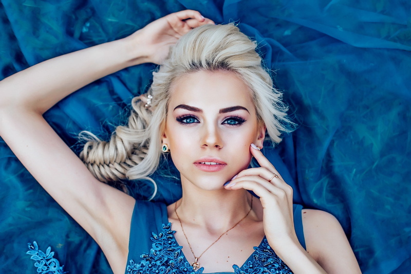face, Anna Bell, headshot, blue, Princess Elsa, young adult, hairstyle, model, hair, make-up, young women, real people, cosplay, front view, long hair