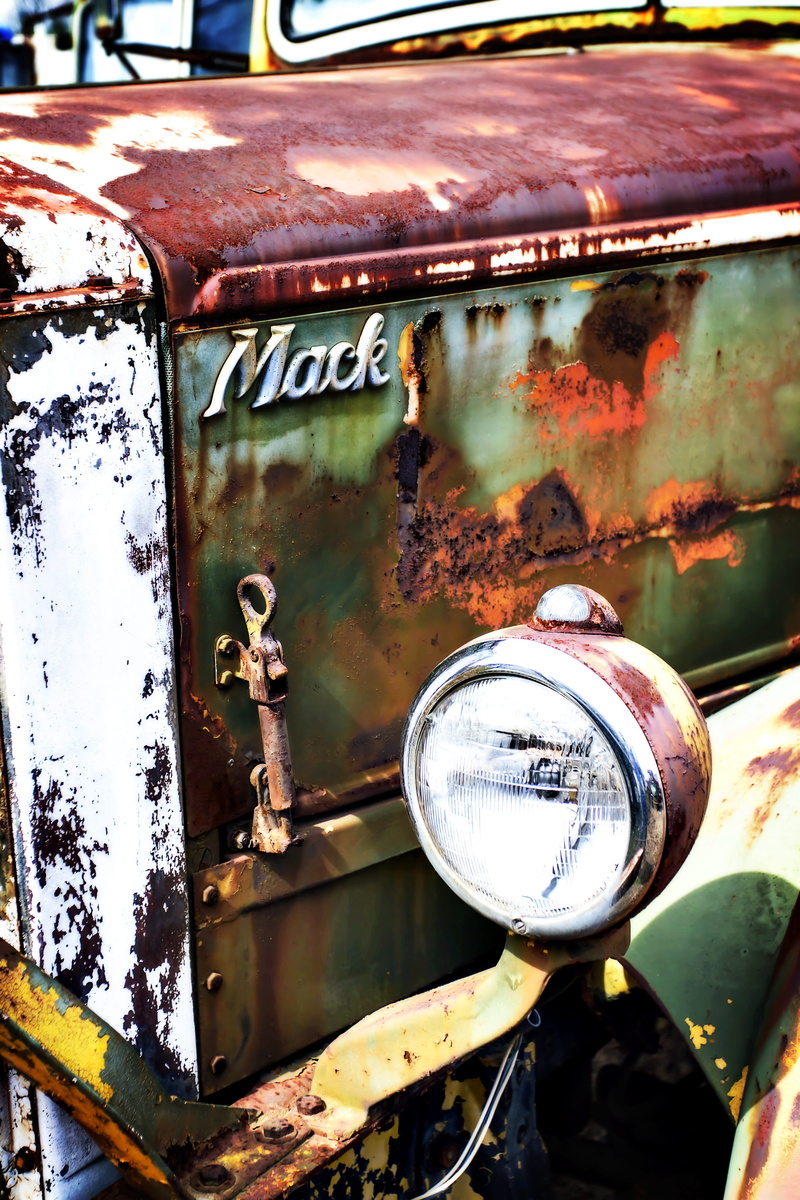 Truck, abandoned, old-fashioned, damaged, deterioration, 5K, hood, red, rusty, nostalgia, metal, motor vehicle, front quarter, outdoors, junkyard, day