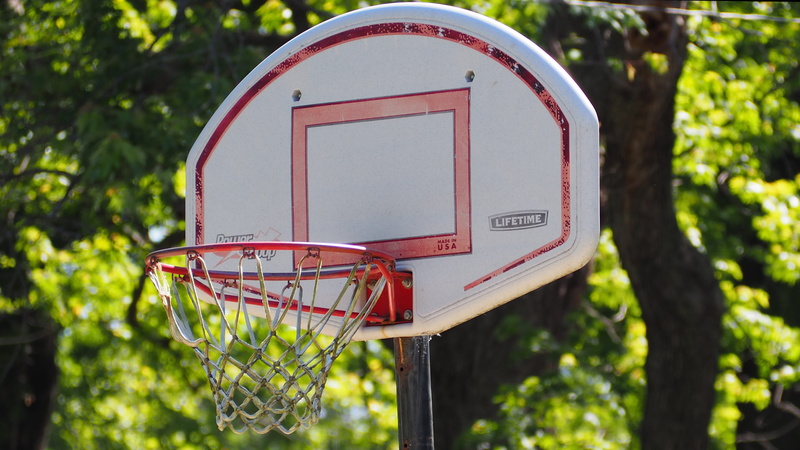 outdoors, hanging, basketball net, outdoor sports, no people, outdoor basketball, close-up, 4K, single object, communication, outdoor basketball hoop