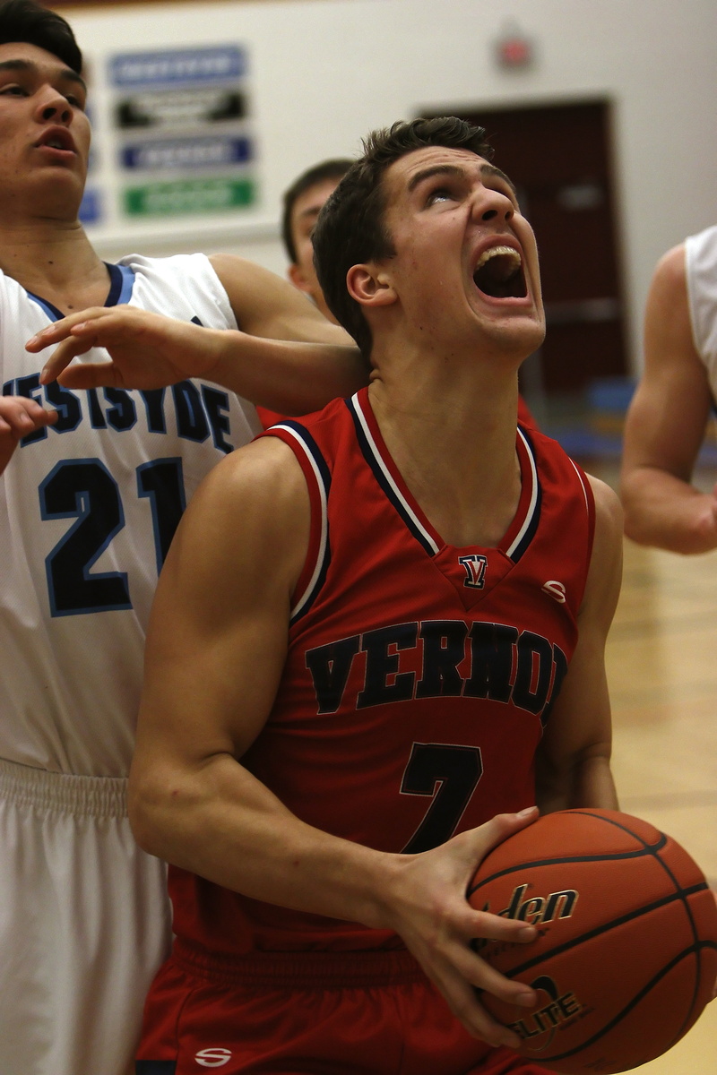 action, holding, muscle, sport, strength, basketball Player, athletic, 5K, strong, team Sport, basketball - Ball, adolescence, sportsman, muscular Build