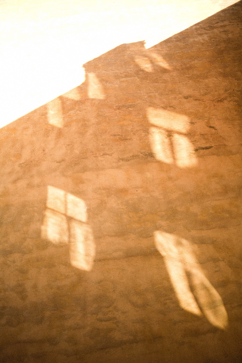 wall, 4K, high angle view, cell, indoor, background, indoors, sky, blurred motion, no people, window, inside, building, yellow, day, light, paper, architecture