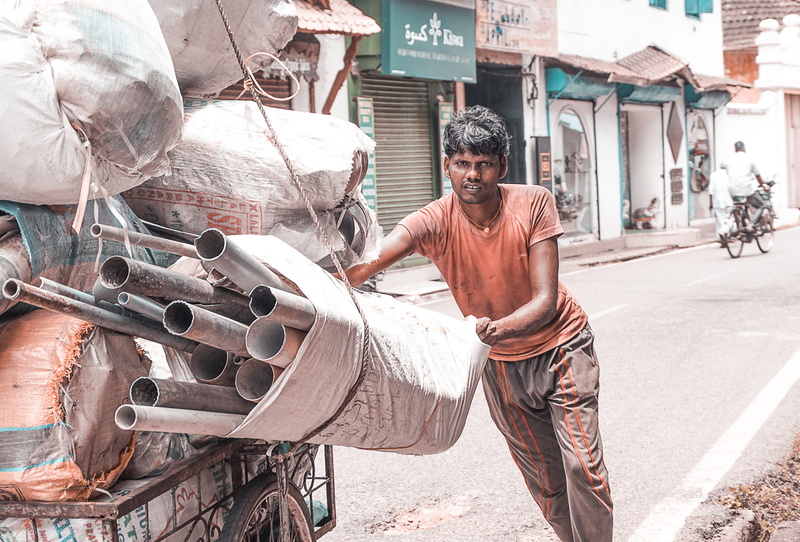 adult, job, men, dirty, mid adult men, lifestyles, heavy, man, casual clothing, rope, 5K, road, three quarter length, vehicle, wear, day, sack, occupation