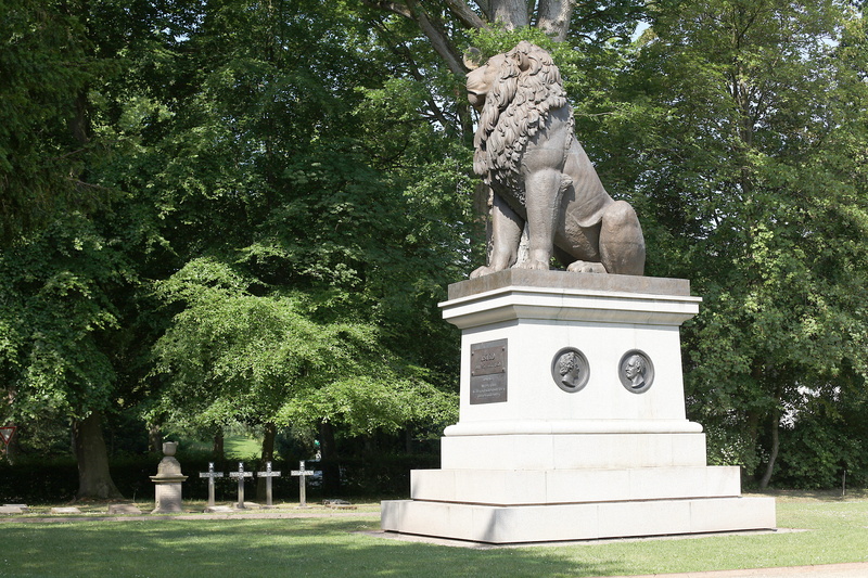 no people, monument, memory, grass, sunlight, growth, war, victory, mourning, denmark, plant, green color, day, reminder, art and craft, tree, Lion, nature