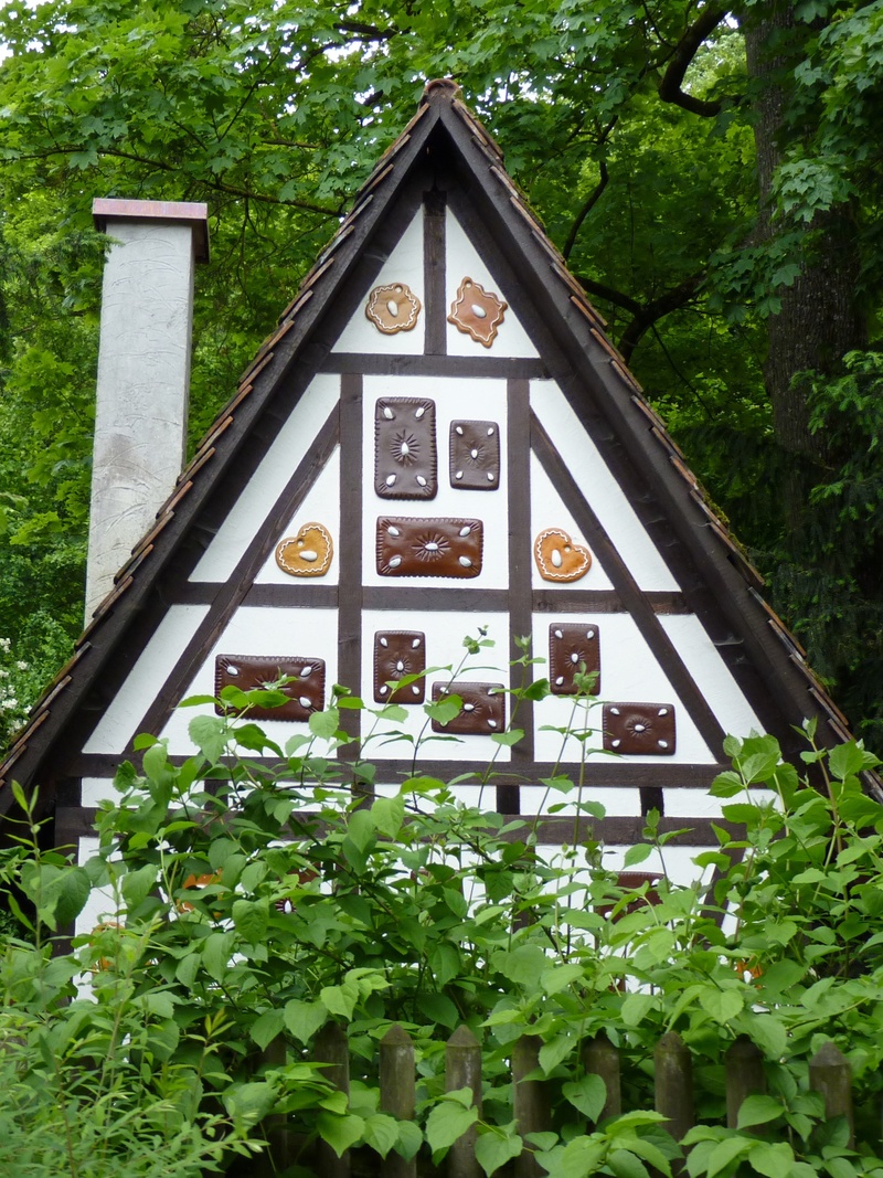wood - material, front or back yard, märchengarten ludwigsburg, hansel and gretel, plant, witchs house, 2K, building, no people, house, building exterior