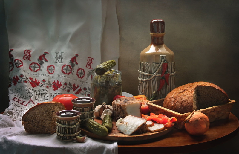 dinner, choice, rustic, food and drink, cultures, cucumbers, moonshine, fat, freshness, snack, bow, vegetable, christmas, large group of objects, spice