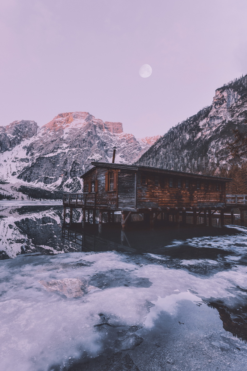 famous Place, snow, vacations, lake, moon, brown, moonshine, mountain, tourism, lakeside, travel, 5K, moonlight, landscape, winter, alp, wooden, frozen