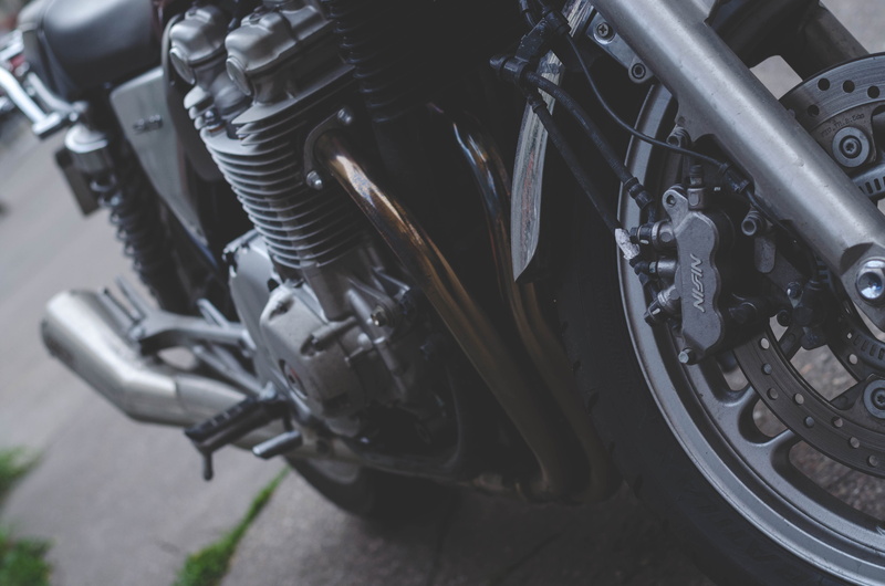 wheel, mode of transportation, vehicle part, mechanic, car, suspension, day, transportation, engine, outdoors, machine part, land vehicle, motorcycle, 4K