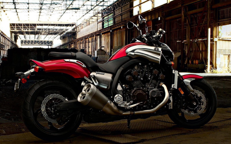 yamaha v max, outdoors, building exterior, motorcycle, stationary, engine, day, mode of Transport, old-fashioned, red, gray, urban Scene, no People, side view