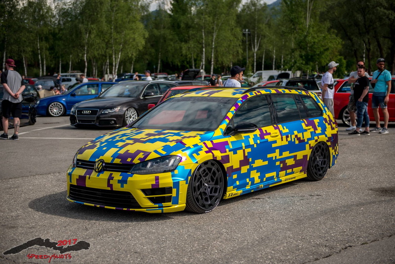 crowd, city, incidental people, yellow, Volkswagen, competition, tuning, 1080P, motor vehicle, mode of transportation, large group of people, day, street