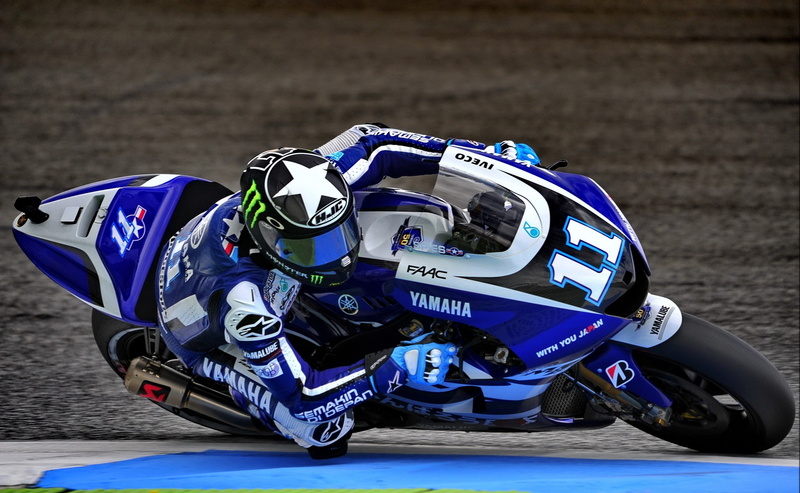 sports race, sports, sport, competitive sport, white, helmet, racecar, blue, mode of transportation, speed, athlete, auto racing, motor racing track, Motorcycle Racing