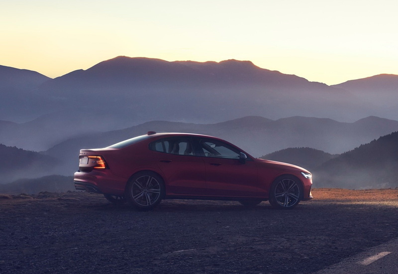 scenics - nature, outdoors, journey, mountain range, volvo, mode of transportation, beauty in nature, copy space, land vehicle, nature, travel, mountain peak