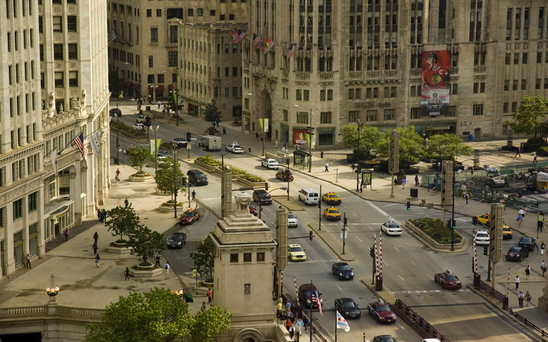 motor vehicle, traffic, 1080P, transportation, land vehicle, car, street, incidental people, mode of transportation, Chicago, building exterior, building