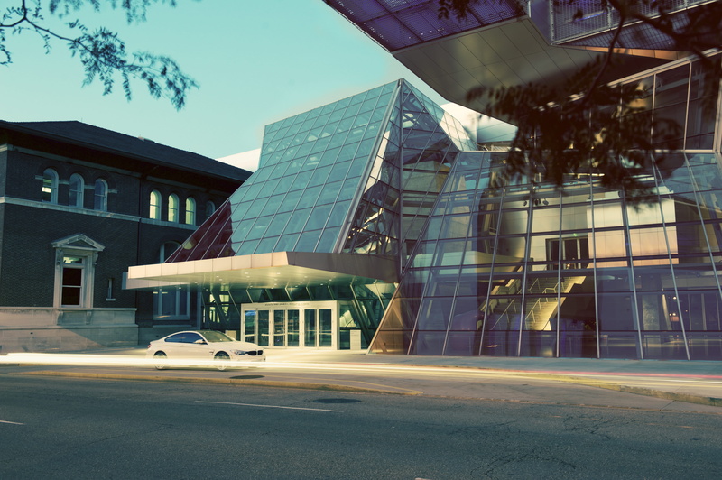 vehicle, transportation, m4, car, bmw, land vehicle, sunlight, oh, f82, street, architecture, akron, day, modern, akron art museum, city, mode of transportation
