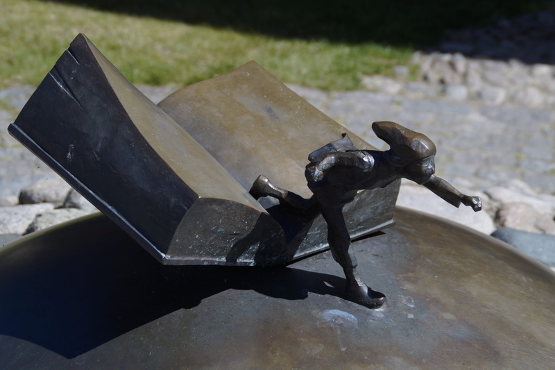 read, security, close-up, reader, focus on foreground, dwarf, rusty, book contents, day, no people, old, protection, read out, still life, metal, narrative