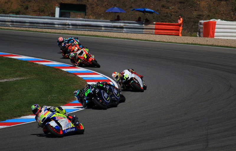 helmet, power, moto2, rider, motorbike, outdoors, gp, day, motorsport, bike, speed, 1080P, real people, excitement, racing, grand prix, racecar, high angle view