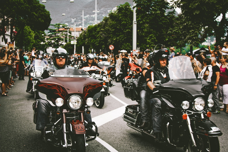 racer, large group of people, men, motorcycle, helmets, harley davidson, motorbike, car, motorbikes, parade, city, land vehicle, real people, motorcycles