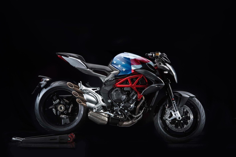 studio shot, 1080P, land vehicle, motorcycle, biker, silver colored, MV Agusta Brutale 800 USA, indoors, mode of transportation, motorcycle racing, stationary