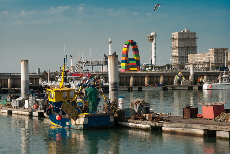 port, skyscraper, day, nautical vessel, water, waterfront, nature, 4K, moored, harbour, outdoors, sea, 500 years, sky, lh, building, built structure, architecture