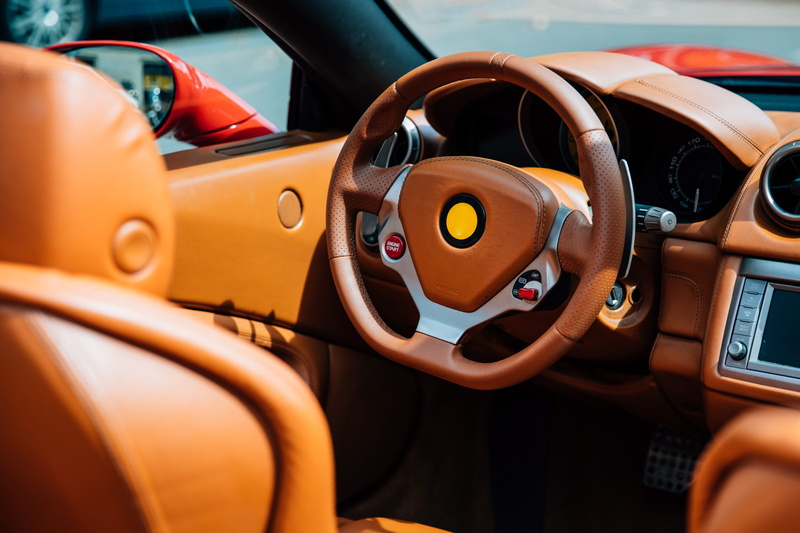 land vehicle, electrical equipment, button, handbrake, Drive, glass, Control, luxury, system, safety, design, Interior, security, details, Wheel, reverse