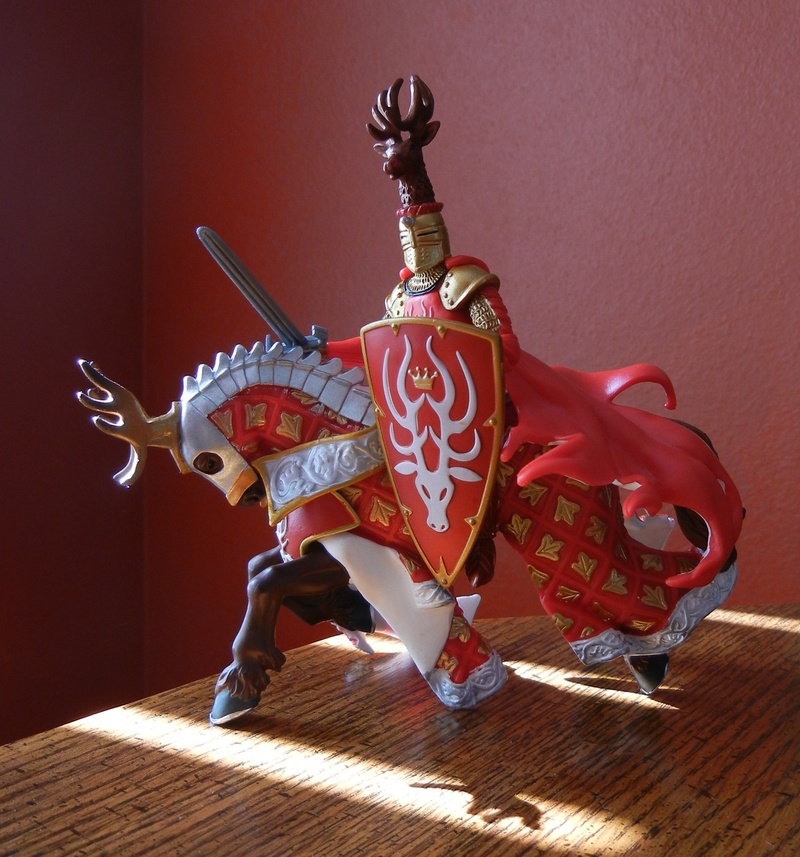 shield, battle, king, play, indoors, one person, dancing, game, horse, soldier, representation, attack, nobility, figure, lifestyles, full length, military