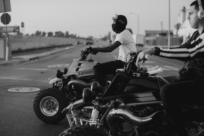 old-fashioned, la, black and white, speed, engine, extreme Sports, biker, street, men, bw, bike, classic, road, center, retro Styled, people, motorcycle Racing