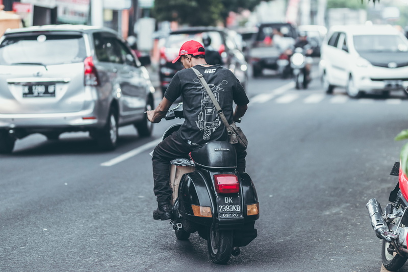 rear view, 5K, rider, clothing, motorcycle, people, asphalt, urban, city, person, biker, vehicles, focus on foreground, street, ride, city life, blur